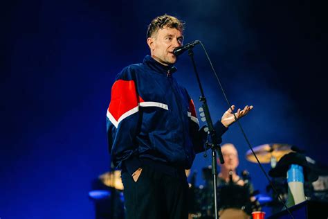 Il Concerto di Damon Albarn: Una Sinfonia di Britpop e Sperimentazione Sonica!