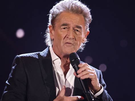 La Schnitzel Symphony di Peter Maffay: Una celebrazione epica del rock tedesco!