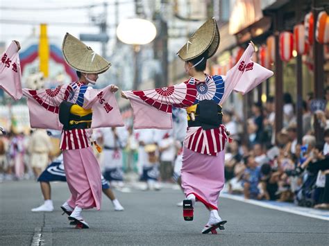 LUNA'S TOKYO TAKEOVER: A Celebration of Japanese Pop Culture with a Dash of Cosmic Sparkle!